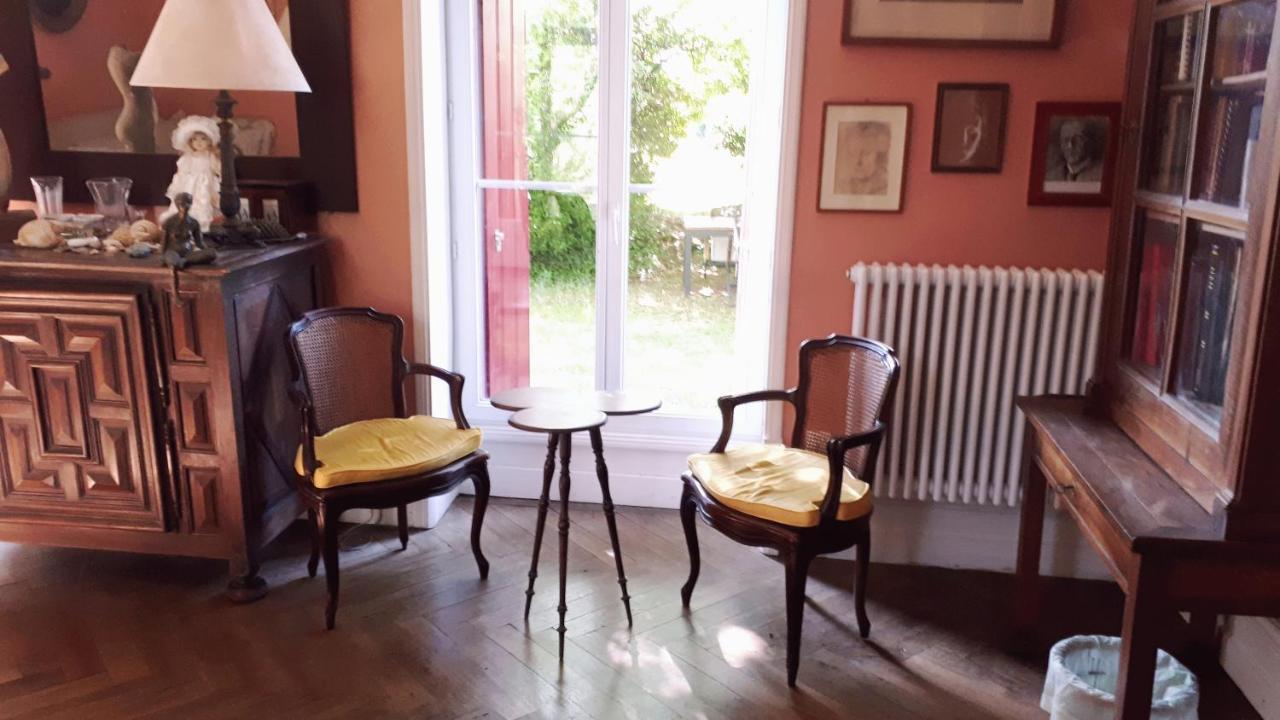 La Cure Du Maine Charles Bed & Breakfast Birac  Екстериор снимка